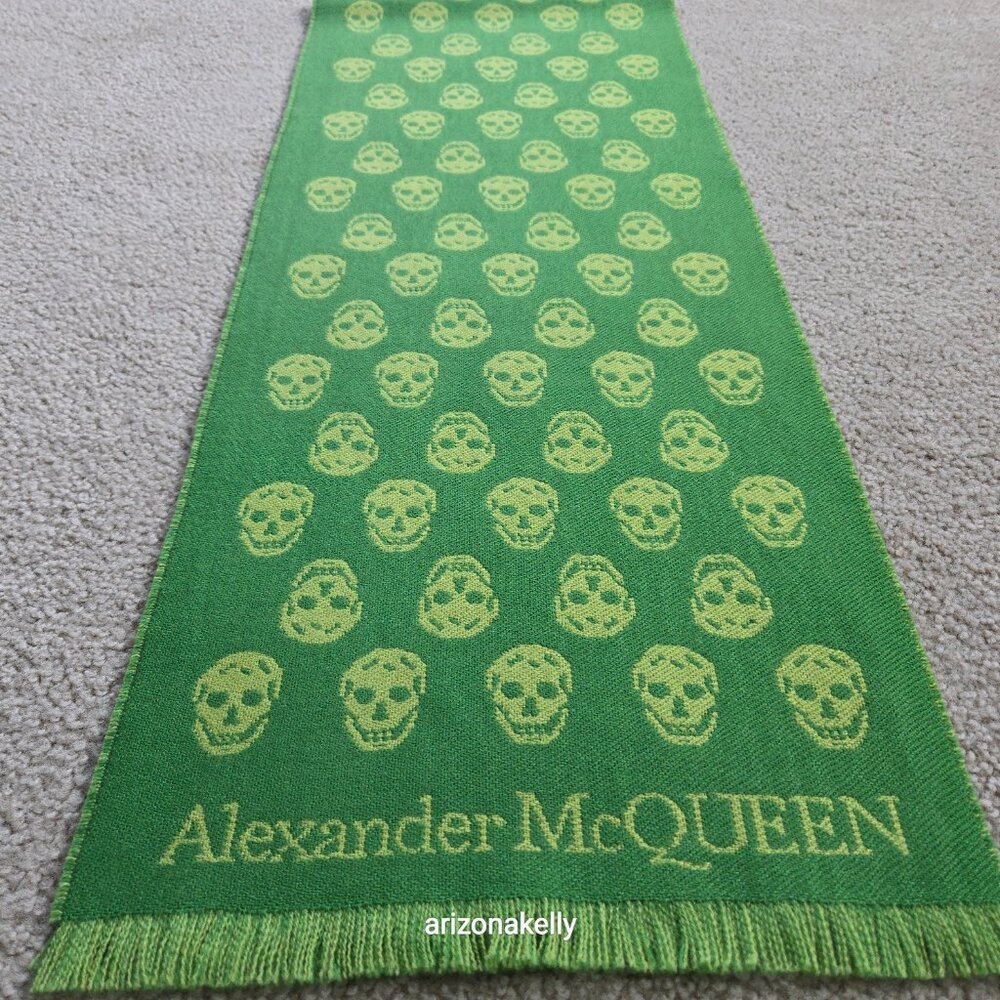 NWOT McQueen Wool Reversible Skull Scarf Kelly Green/Lime Green - Picture 7 of 12